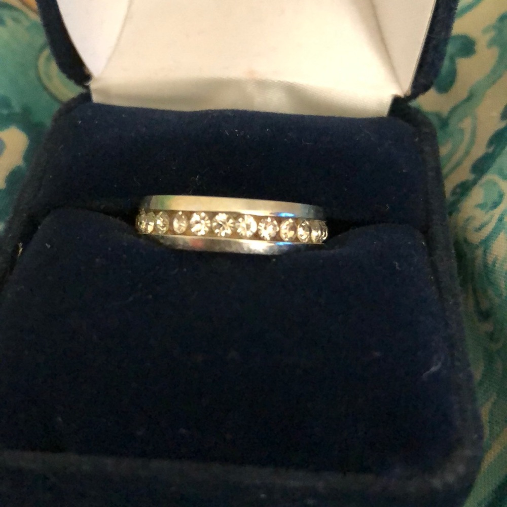 Sterling silver ring with cz